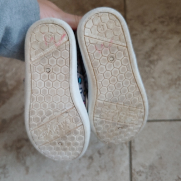 Cat&Jack slip ons - Picture 5 of 5